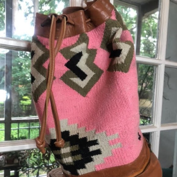 UO Kilim Crossbody Bucket Bag - Picture 2 of 7
